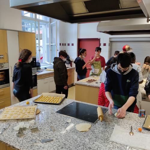 4bweihnachtsbäckerei2122