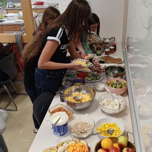 Klassenfrühstück1b2526