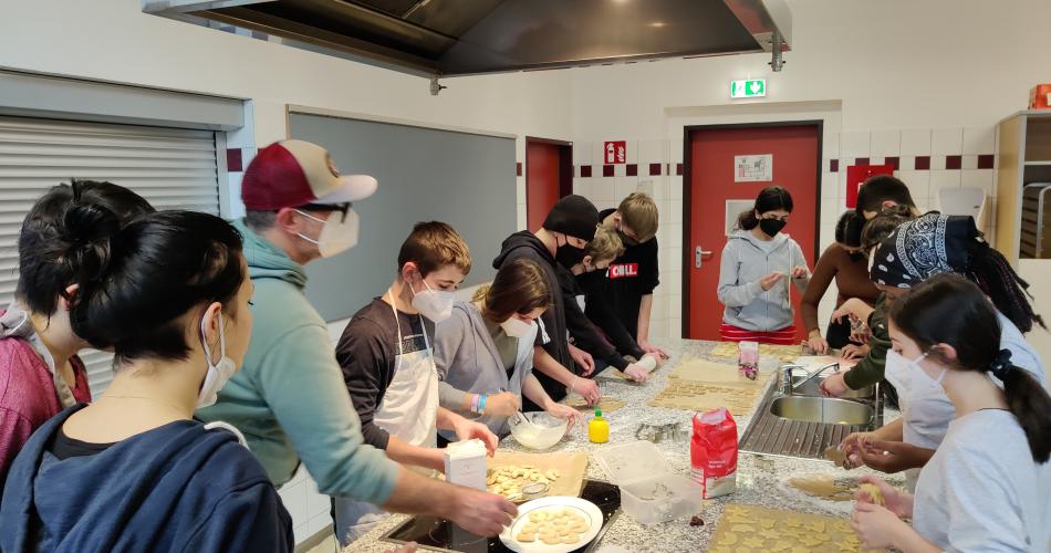 4bweihnachtsbäckerei2122