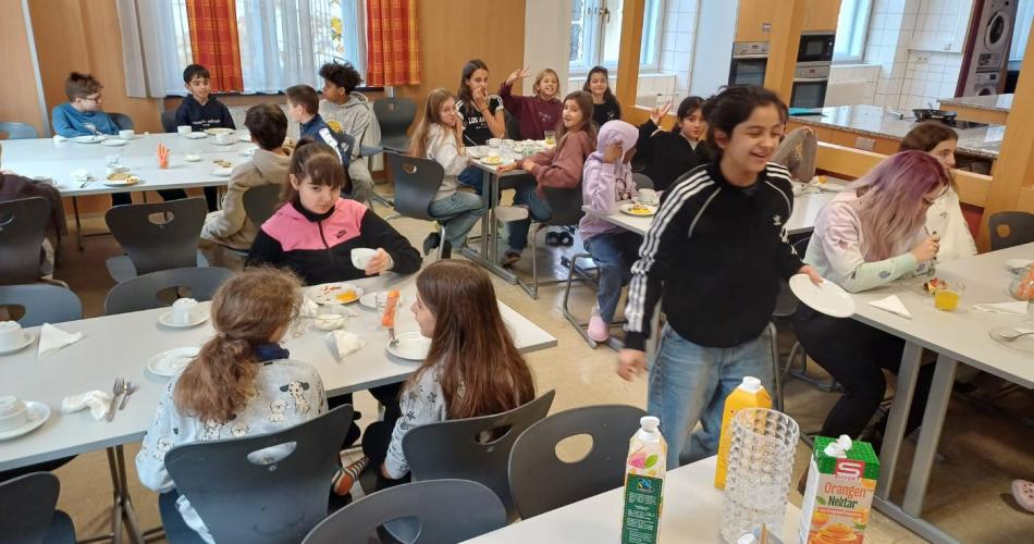 Klassenfrühstück1b2526